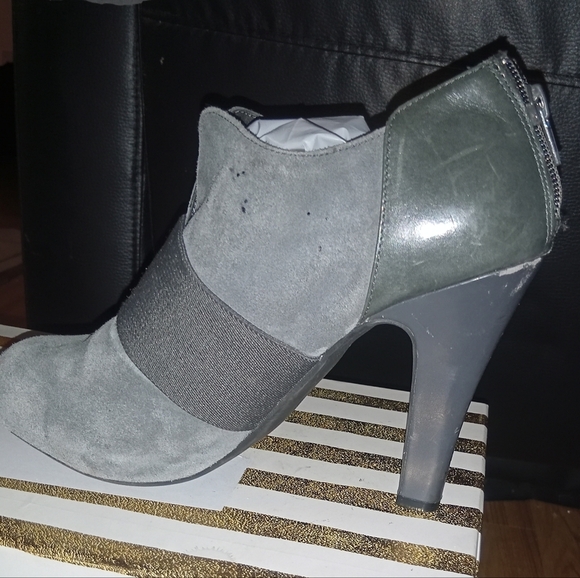- GIANNI BINI GREY SUEDE HEELED BOOTIE SIZE 7.5 - Picture 13 of 14
